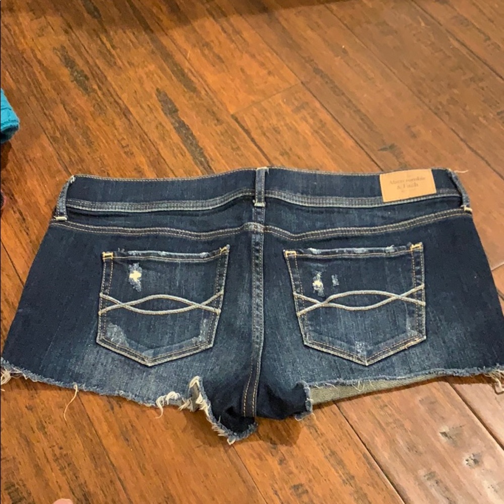 Shorts - Picture 2 of 3
